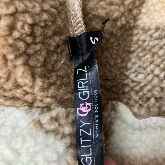 NWOT Glitzy Girlz Tan & Brown Open Front Sherpa Vest Size Small - Picture 11 of 13